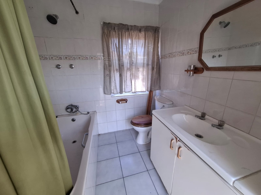 3 Bedroom Property for Sale in Nahoon Valley Park Eastern Cape